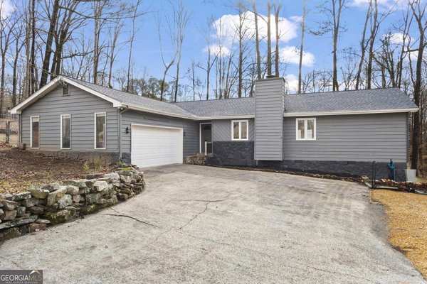 1925 Commonwealth Court, Cumming