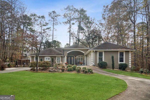 1552 Catherine Court, Suwanee