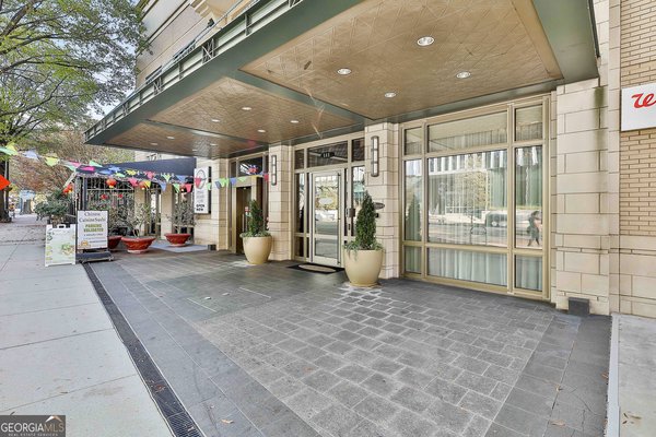 565 Peachtree Street, Atlanta