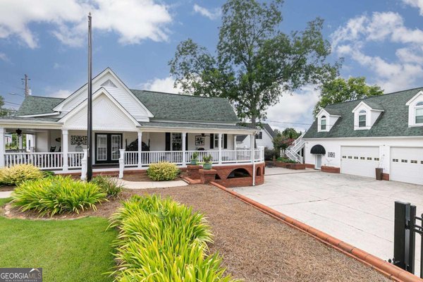 176 Confederate Avenue, Dallas