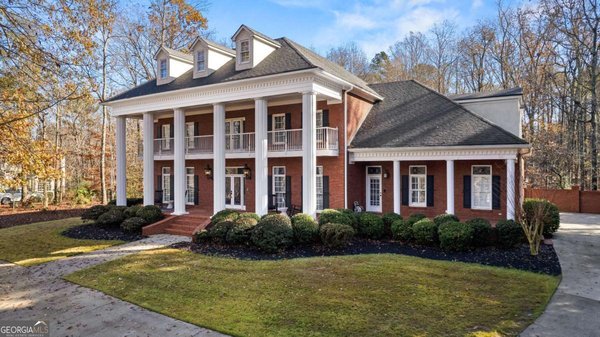 602 Embassy Court, Peachtree City
