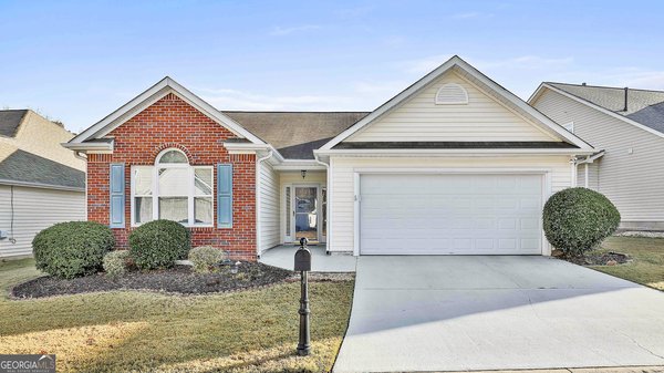 504 Clearwater Cove, Peachtree City