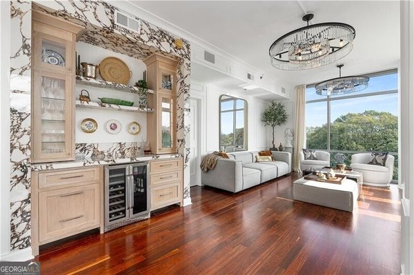 905 Juniper Street, Atlanta