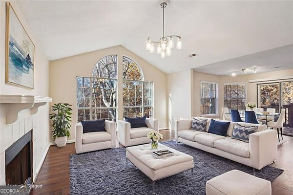 909 WENTWORTH, Alpharetta