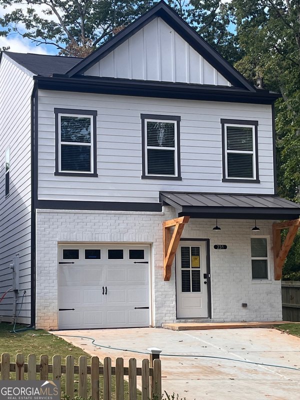 195 Jackson Heights, Cleveland