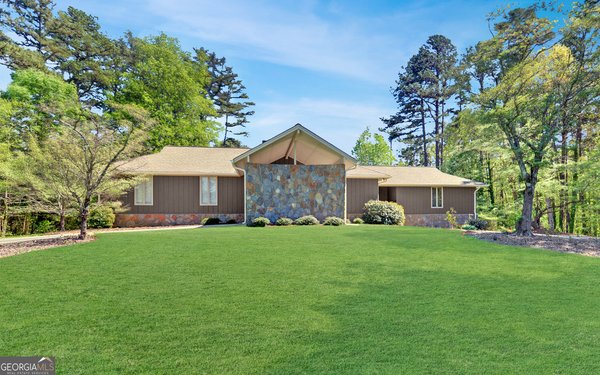 850 Long Road, Toccoa