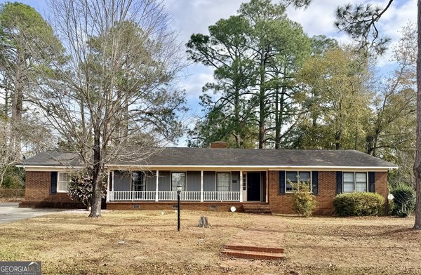 221 College Street, Metter