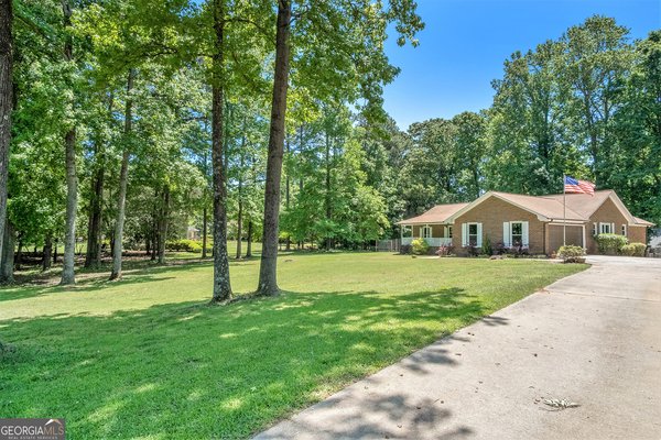2260 Castle Lake Drive, Tyrone