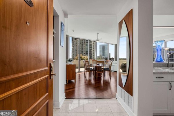 700 Park Regency Place, Atlanta