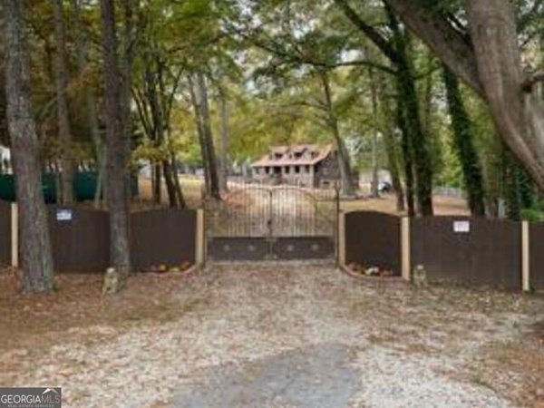 5098 Meadows Road, Powder Springs