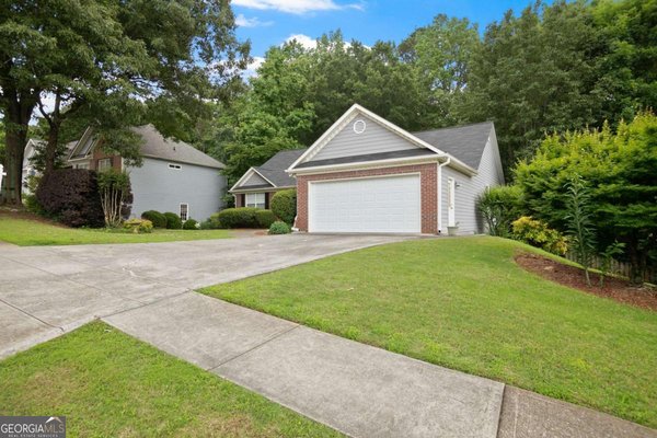 1027 Regency Drive, Acworth