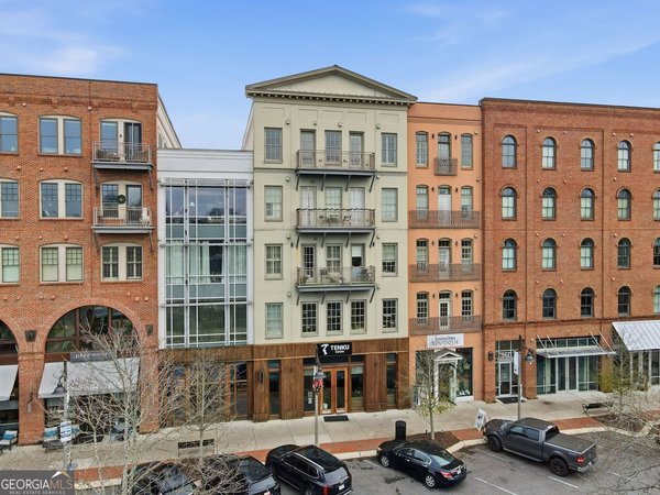 360 CHAMBERS, Woodstock