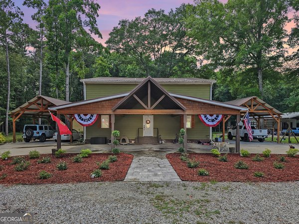 1050 County Line Road, Griffin