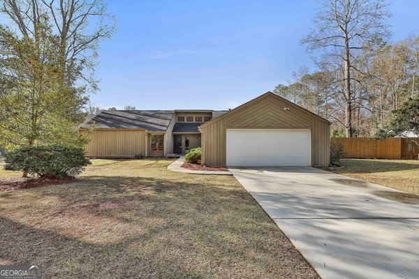 204 Broken Bit Way, Peachtree City