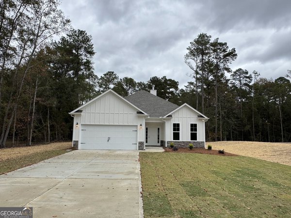 148 Country World Drive, Macon