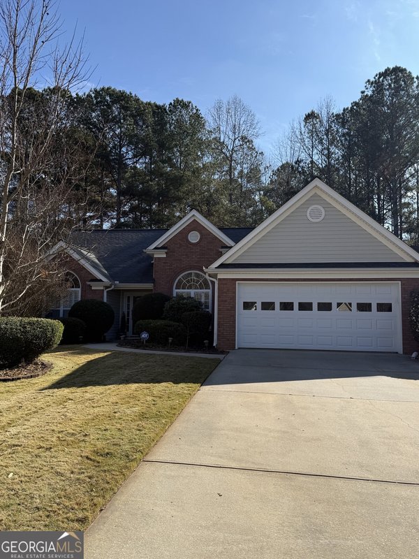 147 Lake Cove Approach, Newnan