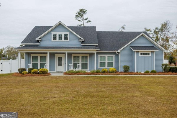 601 Pine Point Circle, Valdosta