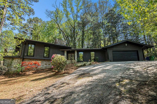 2568 SUGARPLUM Court, Atlanta