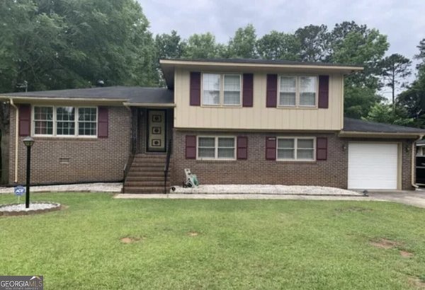 2037 Greentree Parkway, Macon