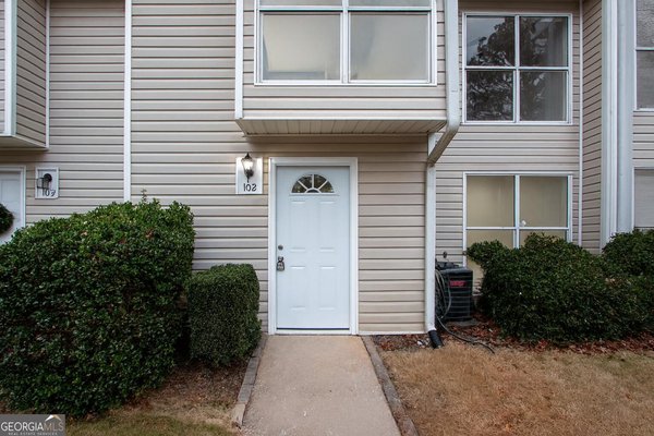 102 Governors Drive, Forest Park