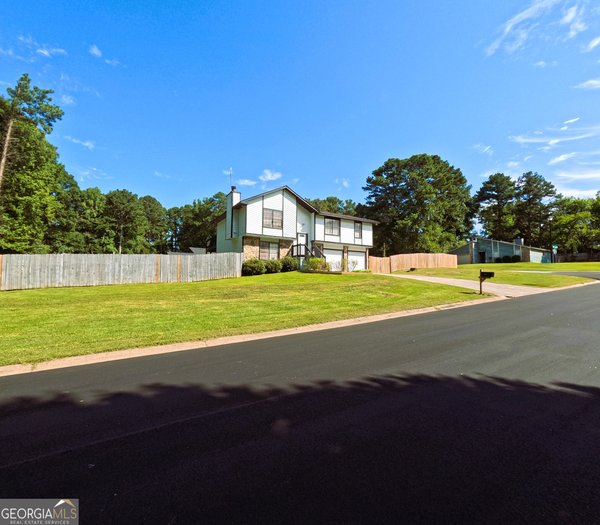 3695 Winterberry Lane, Snellville