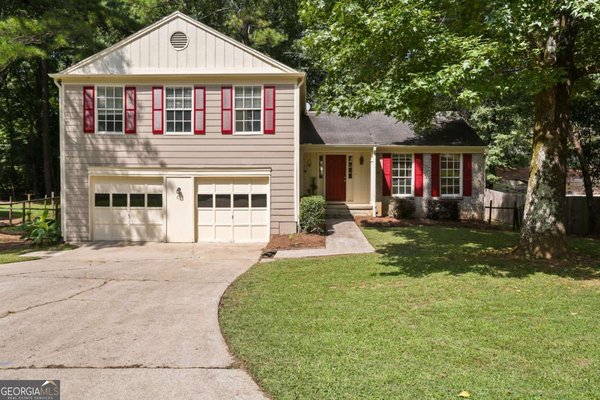 615 Barrington Way, Roswell