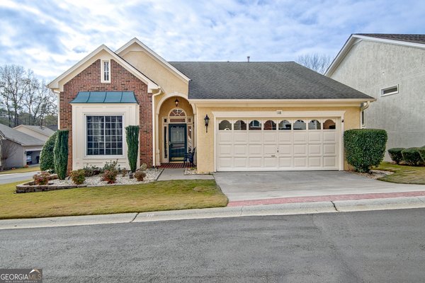 118 Augusta Dr, Peachtree City