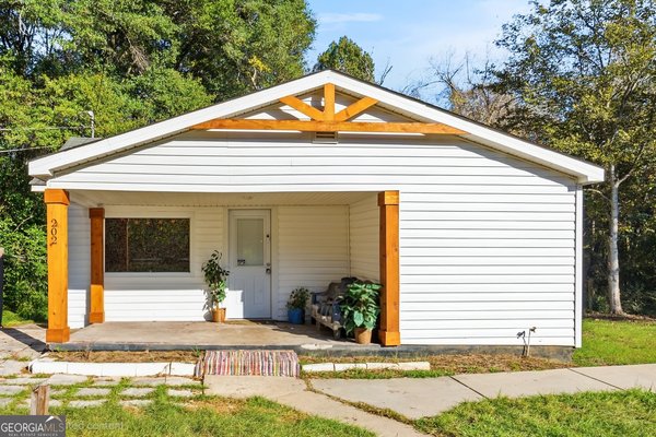 202 Martin Luther King Jr Drive, Perry