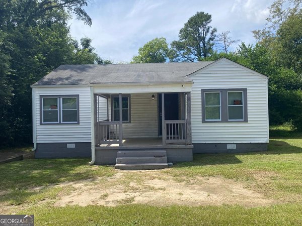 911 Ponce De Leon Circle, Macon