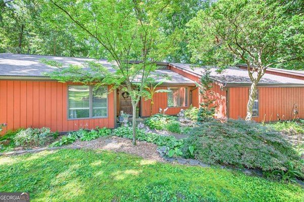 686 Hillwood Court, Dacula