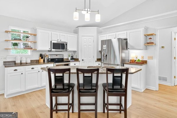 8635 Sapphire Lane, Gainesville