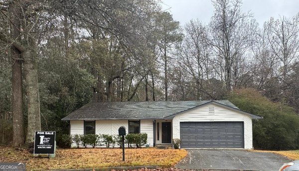 2202 Lowtrail Court, Lithonia