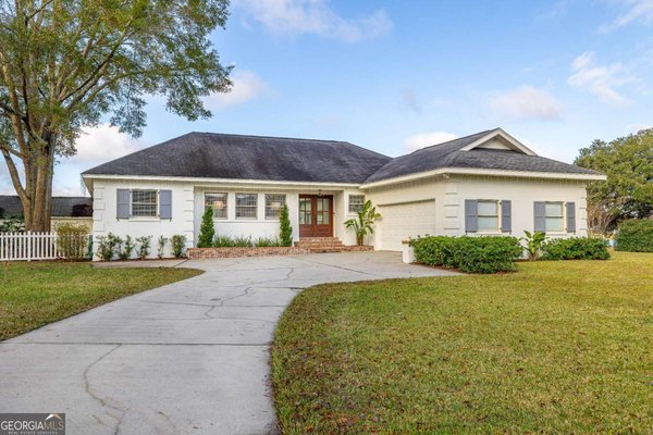 2115 Charing, Brunswick