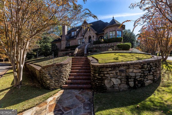 2000 Poplar Drive, Columbus