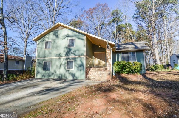 3173 Falconhurst Drive, Lilburn