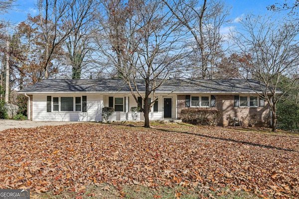 558 Dorsey Circle, Lilburn