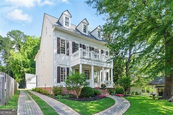 1070 Standard Drive, Brookhaven