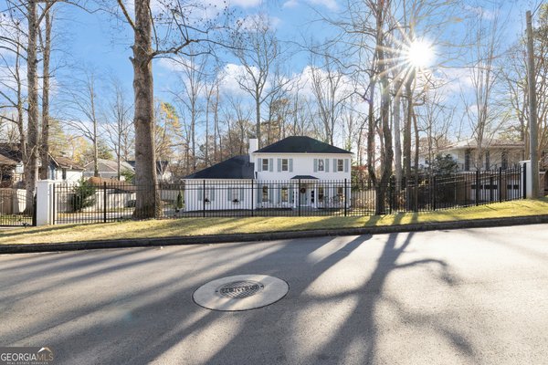 195 County Cork Drive, Mableton