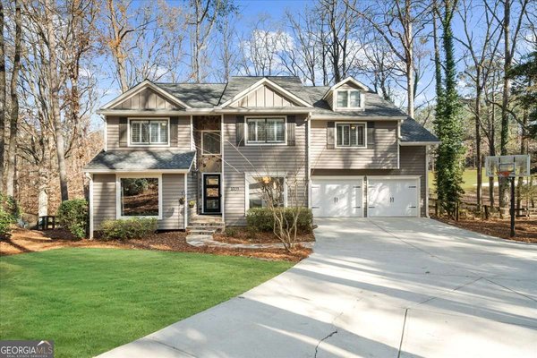 10155 Cresent Hill Lane, Roswell