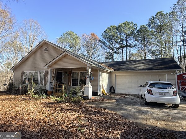 63 Walton Lane, Newnan