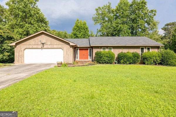 1382 Huntingford Drive, Marietta