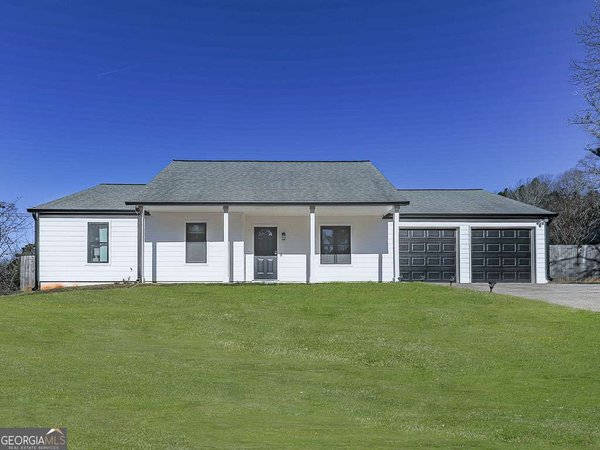 606 Bluff Drive, Woodstock