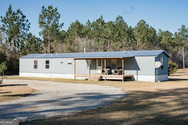 321 Mae Lane, Baxley