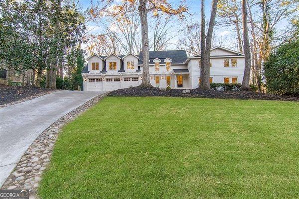 3418 Breton Court, Brookhaven