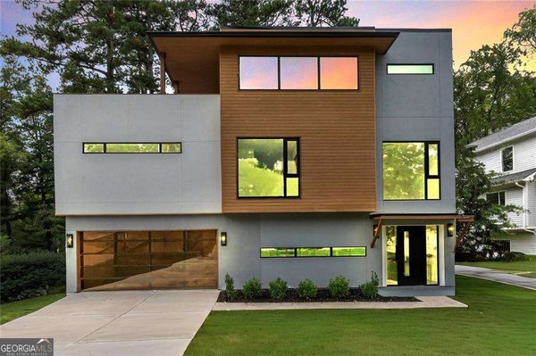 1653 Wayland Circle, Brookhaven