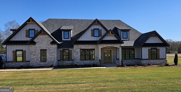 121 Triple Crown Way, Forsyth