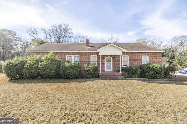 3733 Jeffersonville Road, Macon