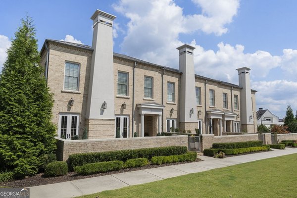 132 Grand Crescent Alpharetta