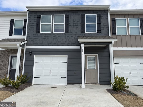 156 Village Green Drive, Adairsville