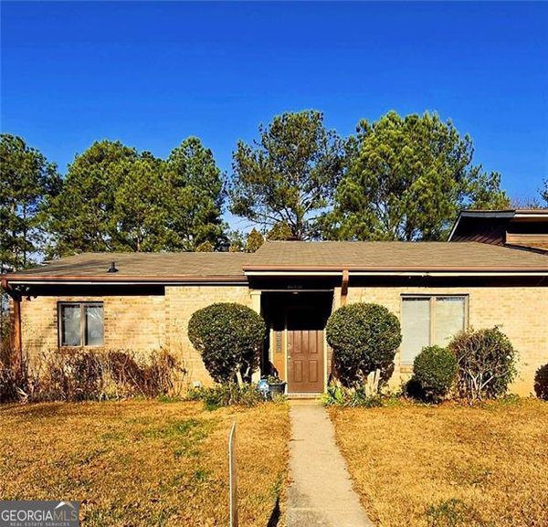 1497 Stoneleigh Circle, Stone Mountain